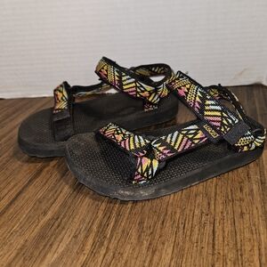 Teva Kids Sandals with Black and Pink Pattern Sz K12